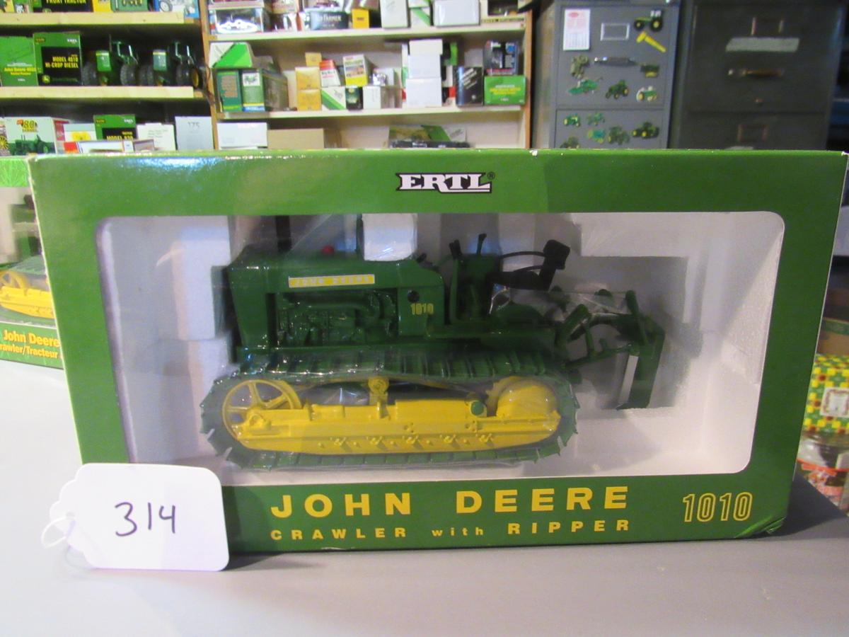 diecast JD "1010" crawler & ripper W/box