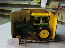 diecast JD "4010" diesel tractor W/ box