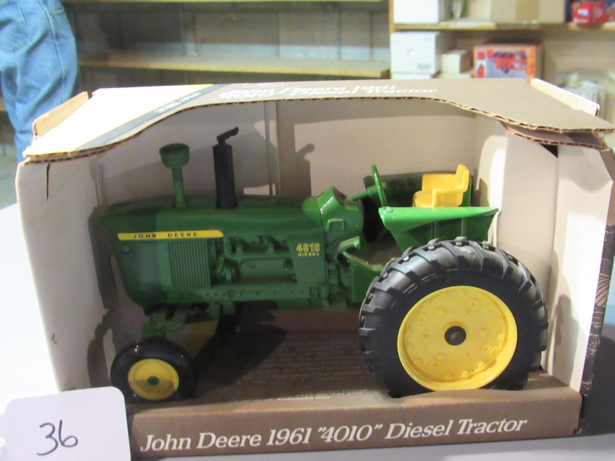 diecast JD 1961 "4010" diesel tractor W/box