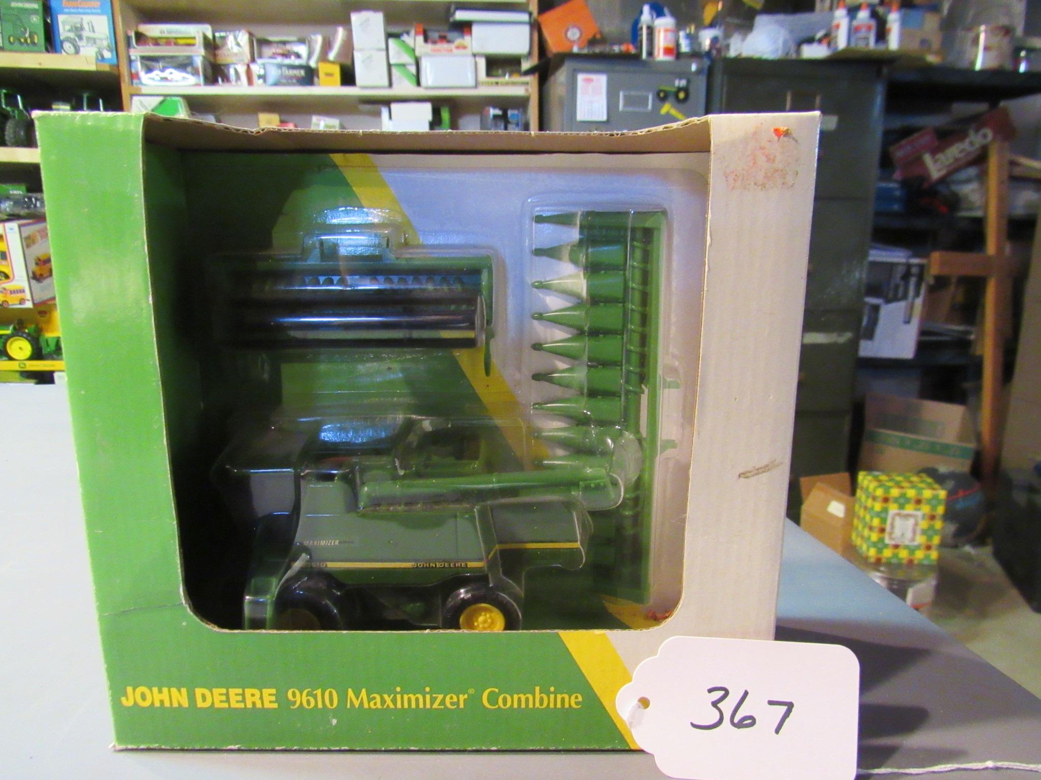 diecast JD "9610" maximizer combine W/box