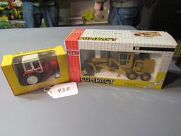 diecast Belarus tractor + Cat leveler W/box