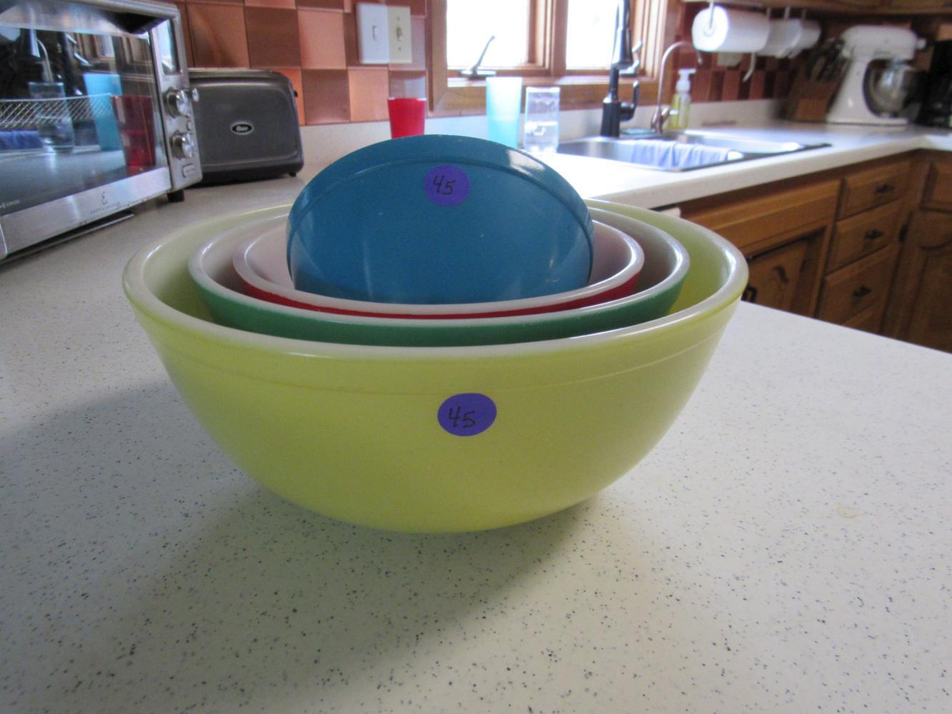 Pyrex Full Set of Mixing Bowls