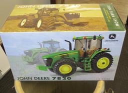 John Deere 7820