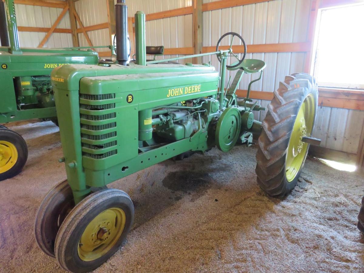 JOHN DEERE B