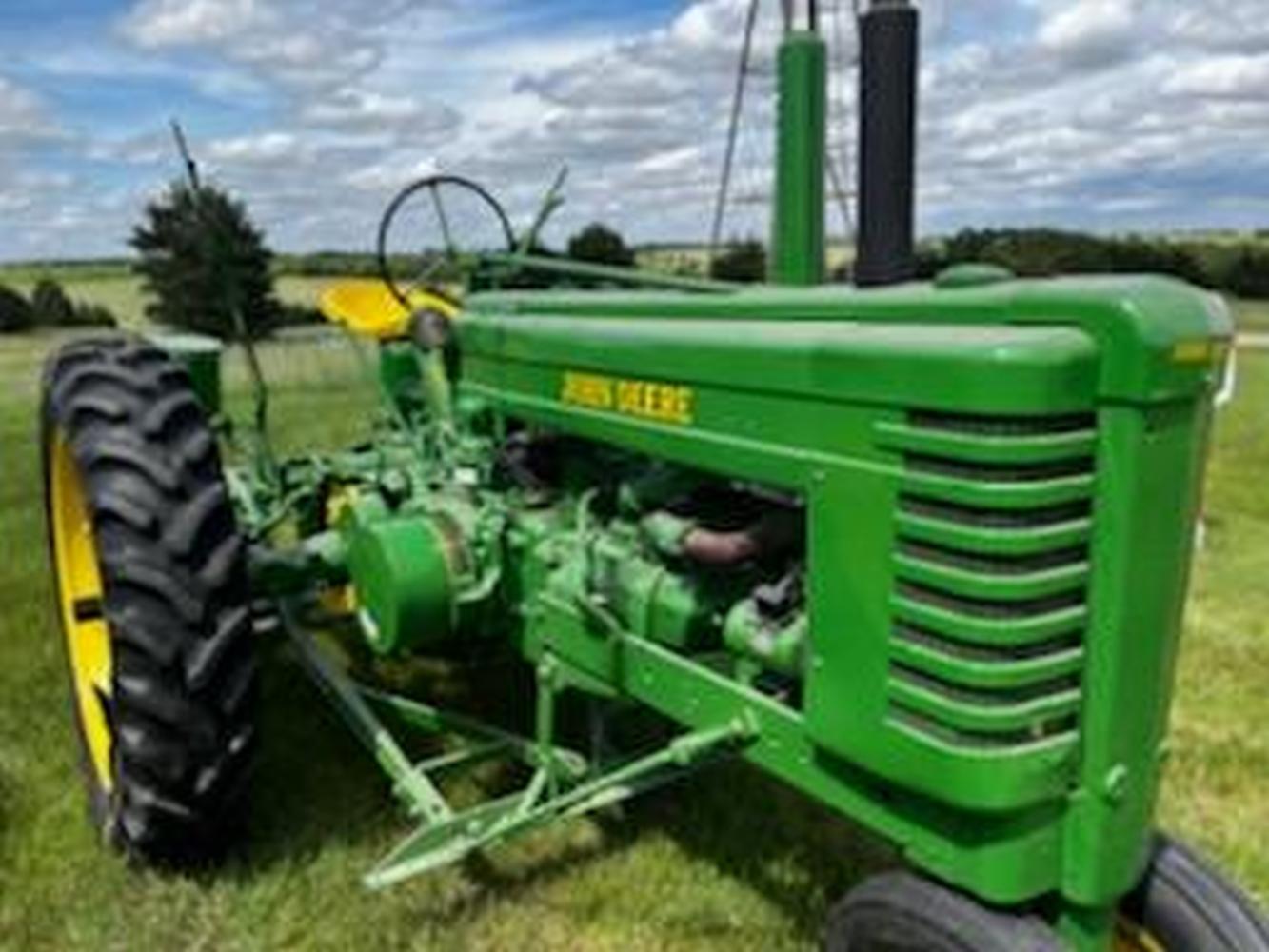 1946 JOHN DEERE MODEL A W/ TWO ROW 114 LISTER