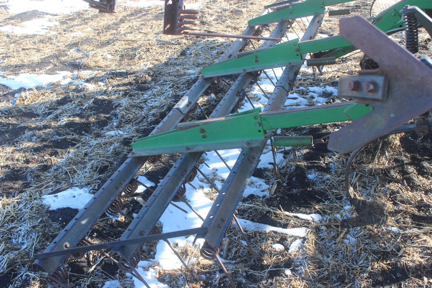 John Deere 960 Field Cultivator,  30 ft, 9in Sweeps, 3 Bar Harrow