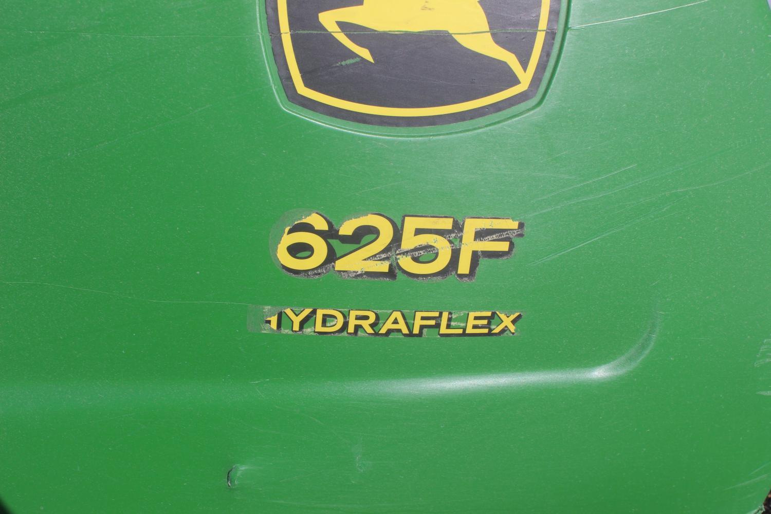 John Deere  625F. Full Finger Auger, Single Point Hook Up