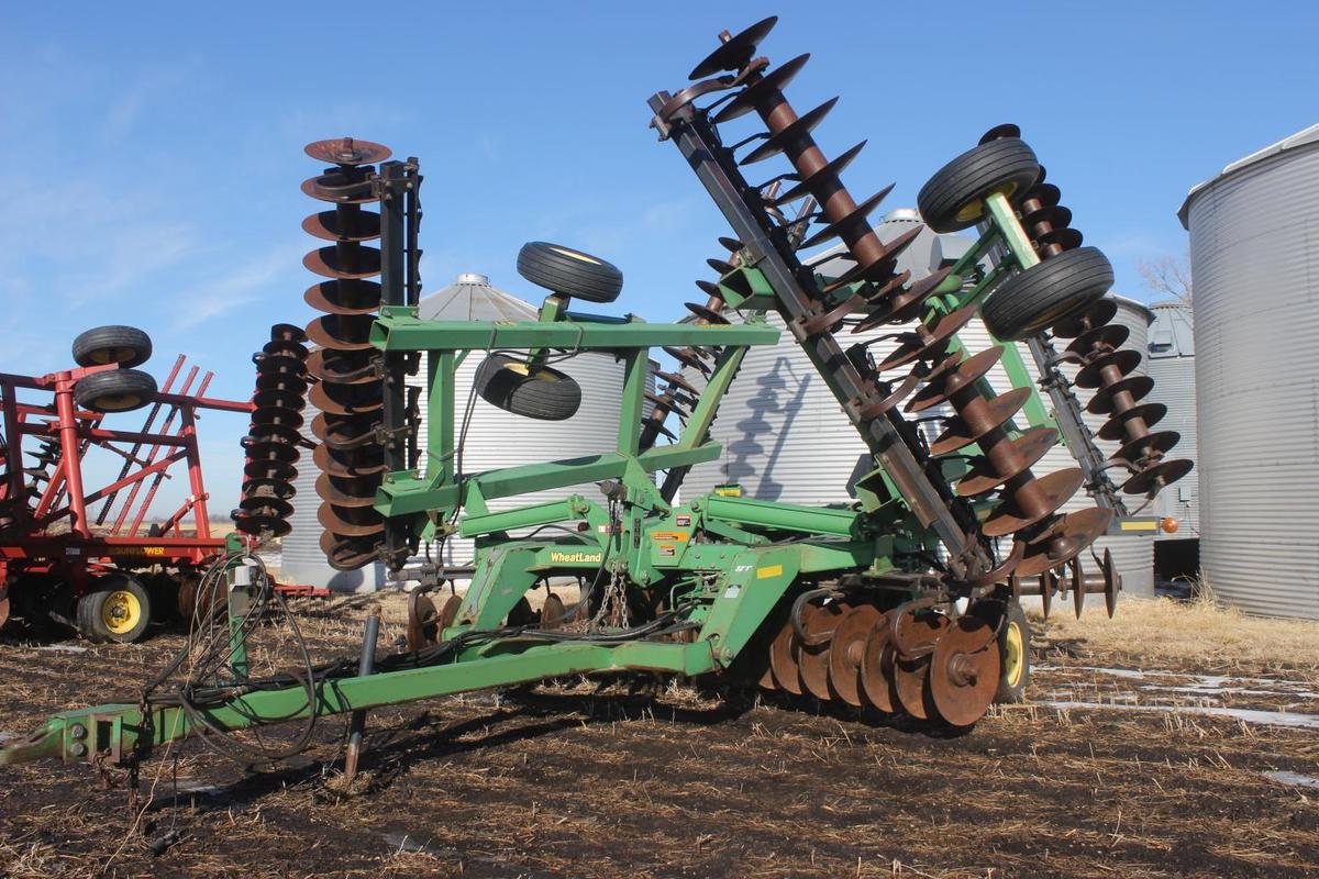 John Deere 637 Wheatland Disk, 32' 1"' Wide, 23.5 Blades, 12.5L-15 Tires,