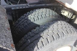 2000 Volvo Truck, Day Cab, Model VNM14T200, 10 Spd, Newer 295/R22.5 Tires