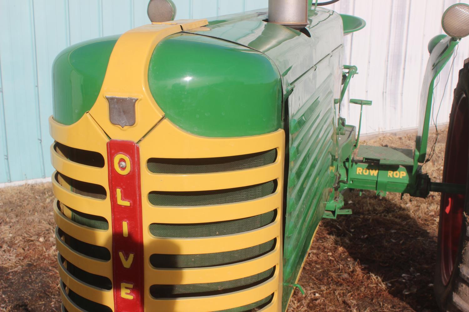 1953 Oliver 66Row Crop Tractor