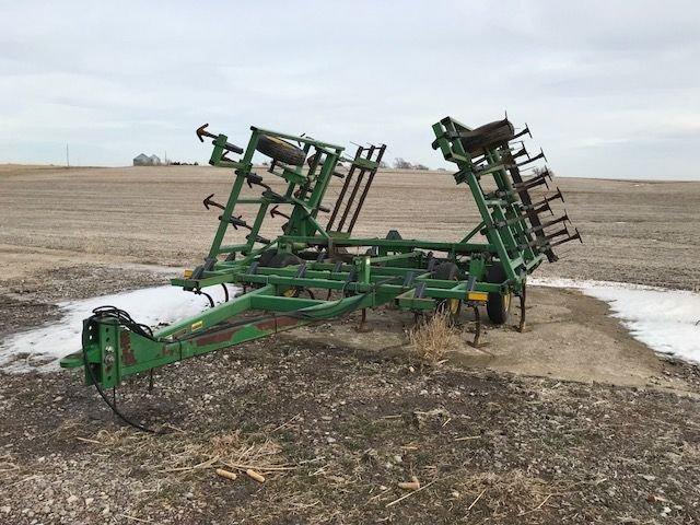 JD 960 24’ field cultivator