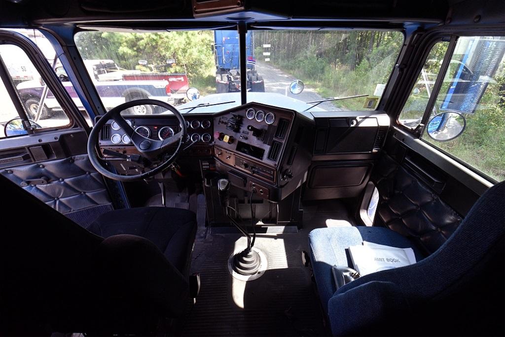 2004 Freightliner Classic Xl Truck Tractor