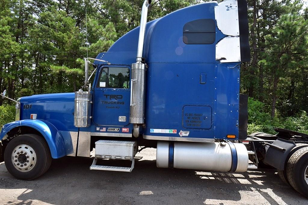 2004 Freightliner Classic Xl Truck Tractor