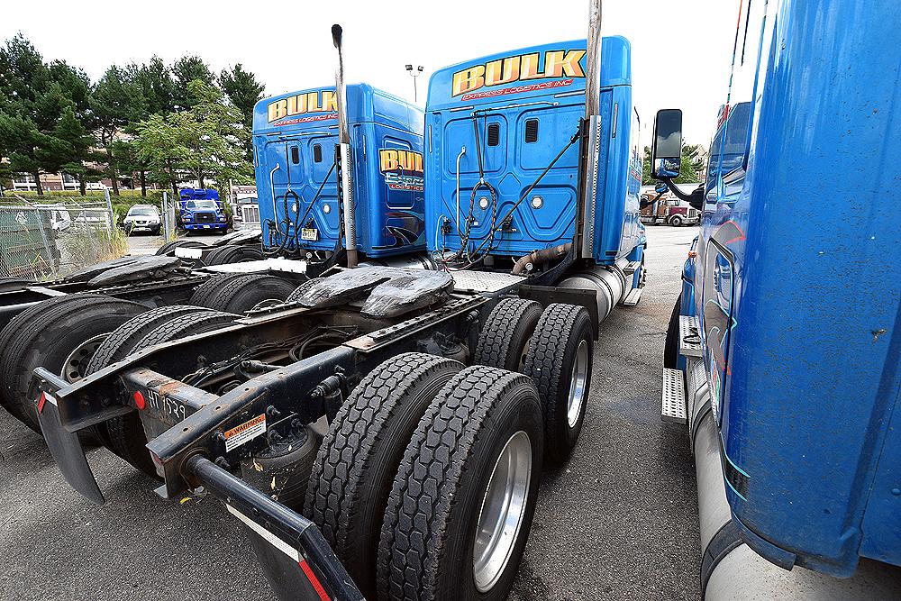 2016 Freightliner Cascadia Sleeper Truck Tractor