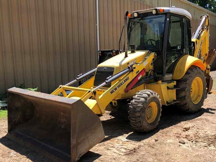 New Holland B95 4x4 Back Hoe Loader