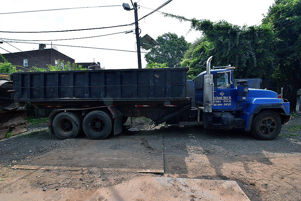 1994 Mack RD688S Roll Off Truck