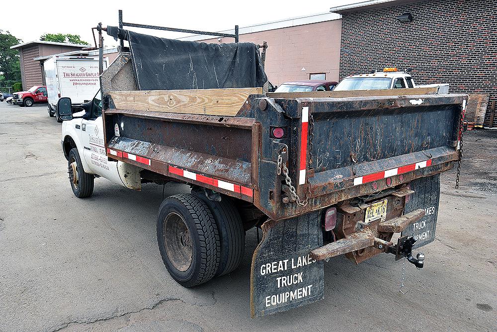 2002 Ford F-450 Mason Dump Truck