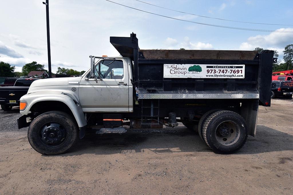 1996 Ford F-800 Single Axle Dump Truck