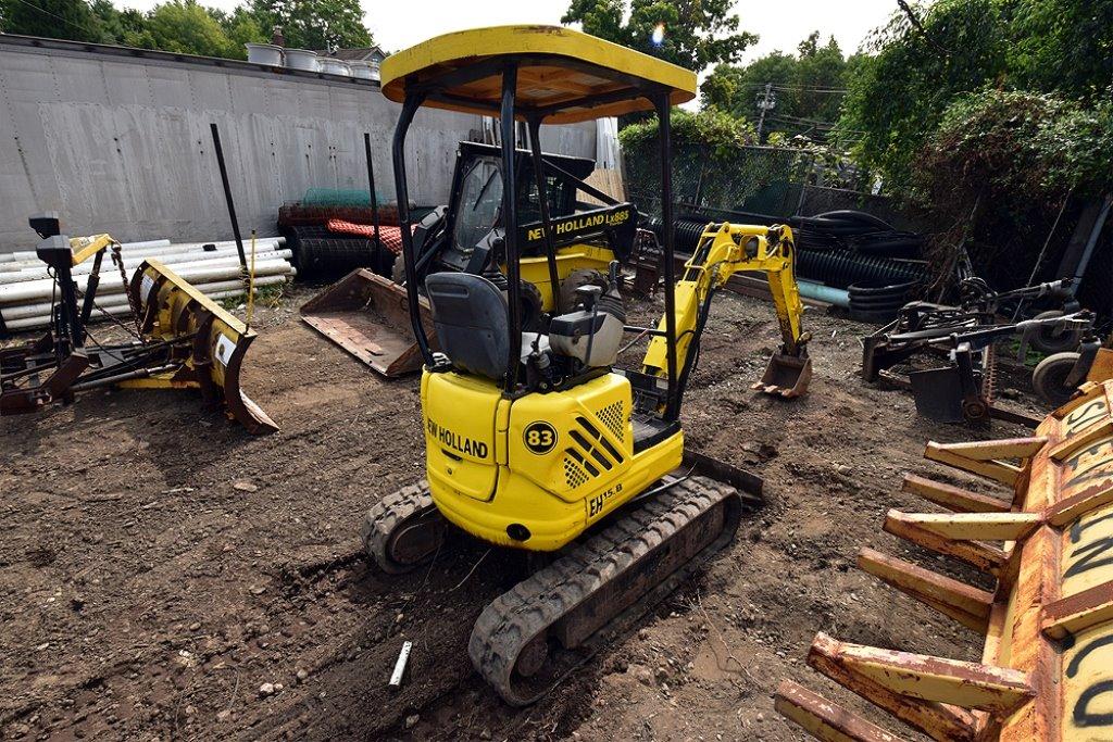 2005 New Holland Eh15.b Mini Excavator