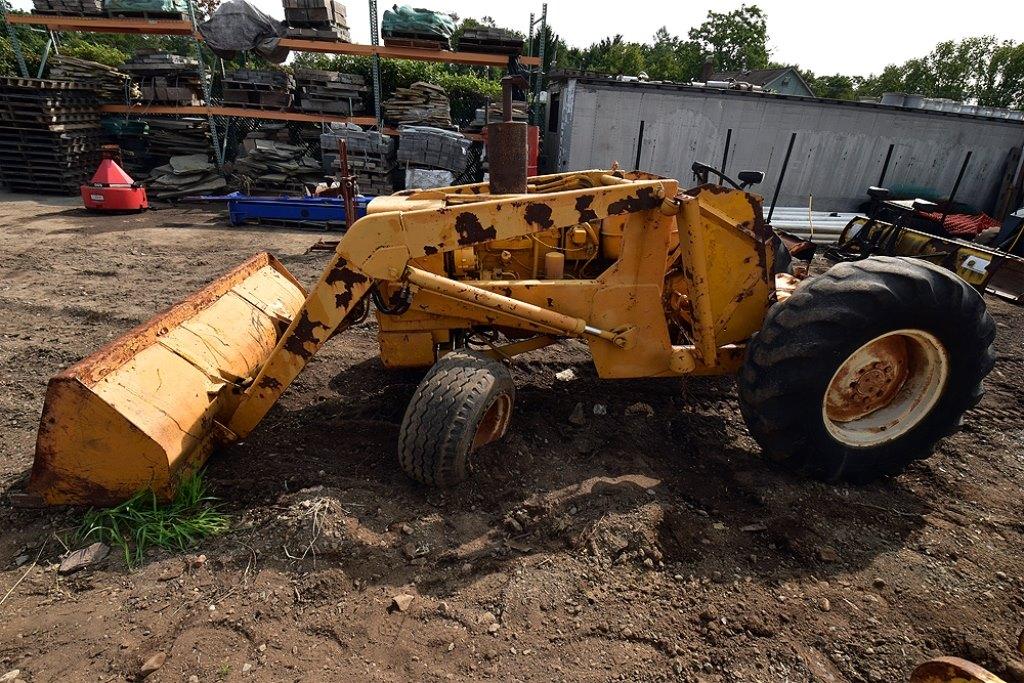 Allis Chalmers 615 Front End Loader/tractor