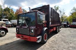 1989 Mack MR690S Tandem Axle Garbage Truck