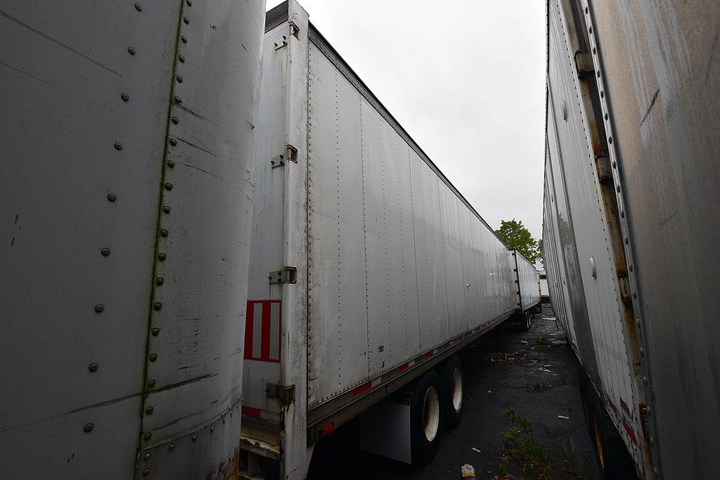 1989 Mack MR690S Tandem Axle Garbage Truck