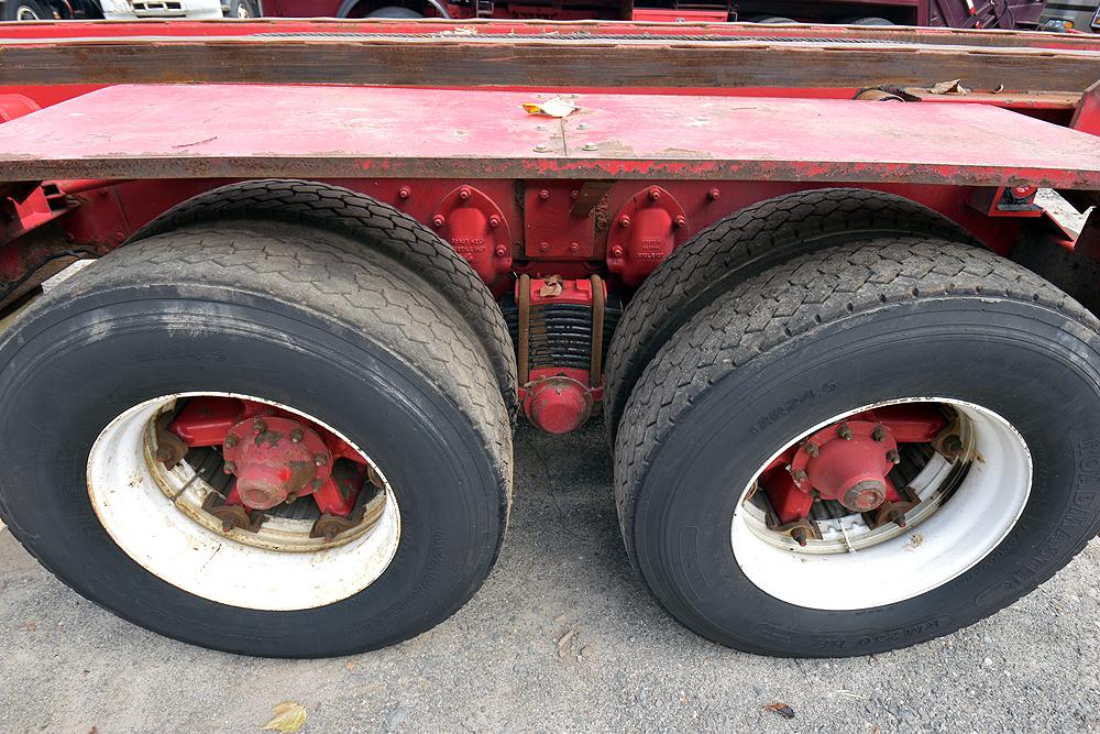 1999 Mack RD688SX Tandem Axle Roll-Off Truck