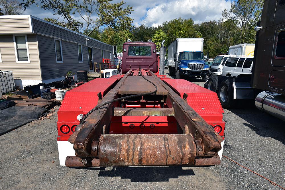 1993 Mack RD688SX Tandem Axle Roll-Off Truck