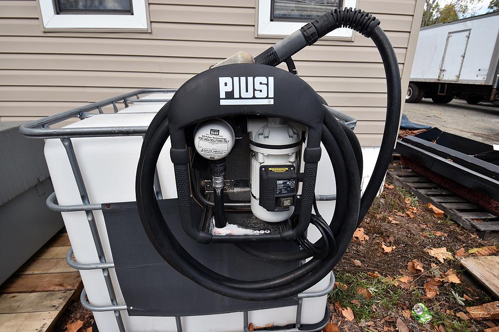 250 Gal. Piusi Diesel Exhaust Fluid Tank w/Digital Readout Pump