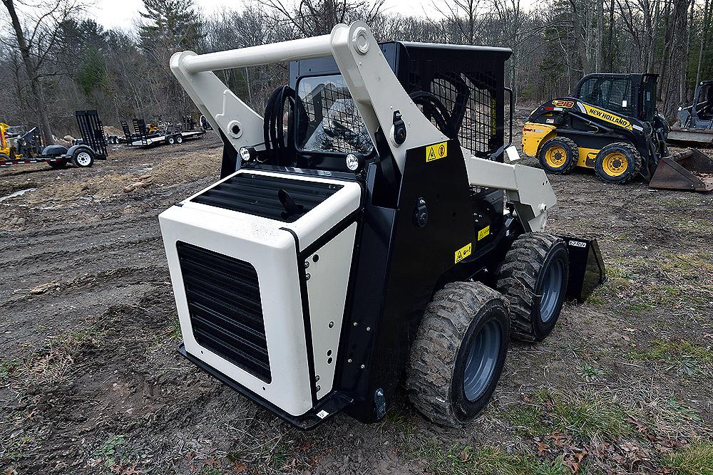 2019 Terex V200S Skid Steer w/ Pneumatic Tires & 67" Bucket