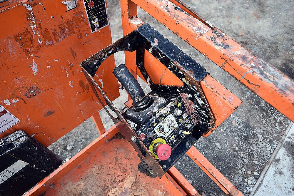 2015 JLG Model 1932RS Scissor Lift, 19'