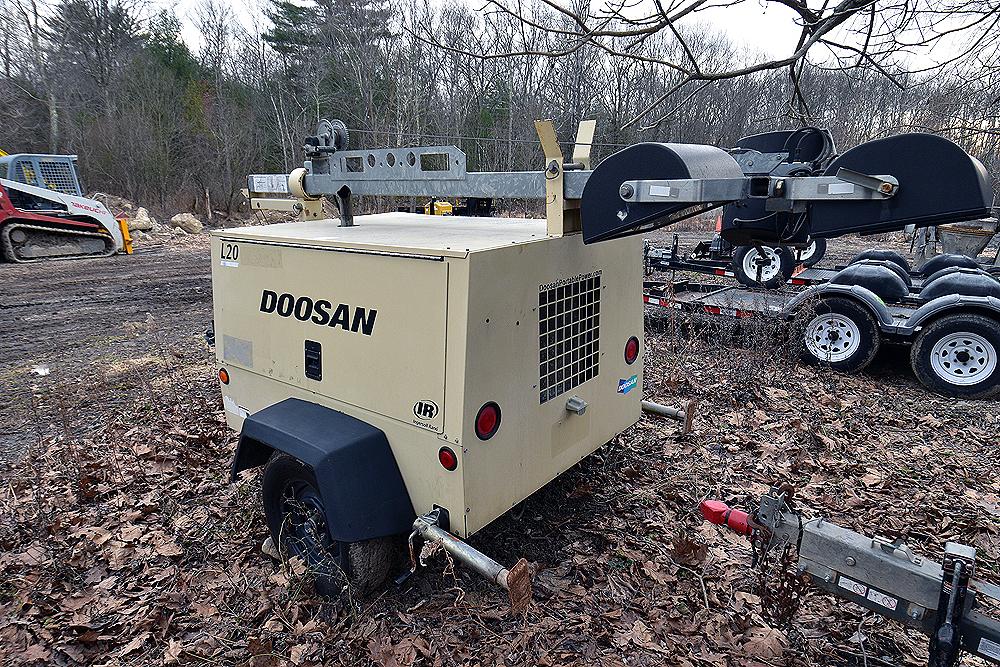 2012 Doosan L20 Portable Light Generator