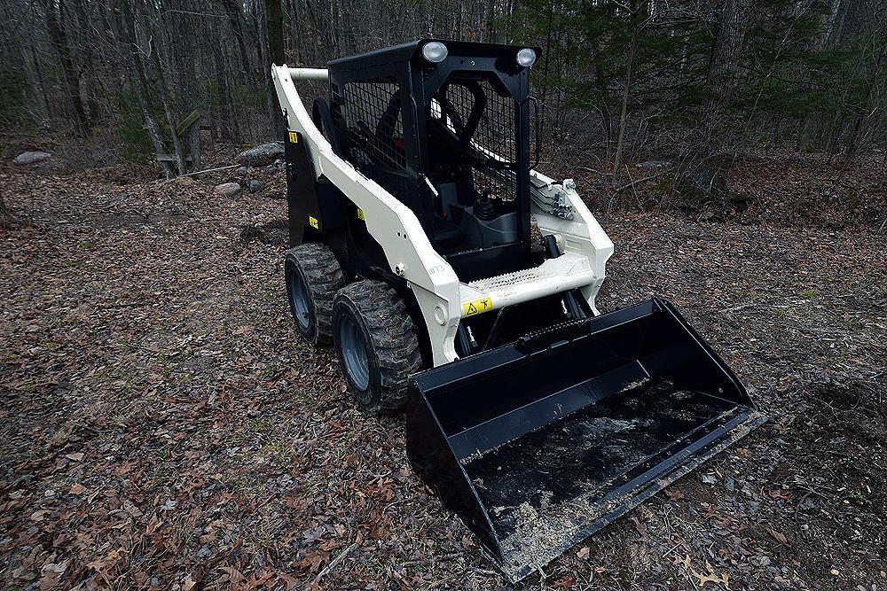 2019 Terex V200S Skid Steer w/ Pneumatic Tires & 67" Bucket