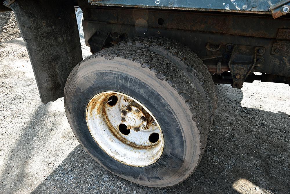 1998 Ford F-800 Single Axle Dump Truck