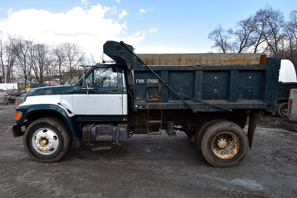 1998 Ford F-800 Single Axle Dump Truck