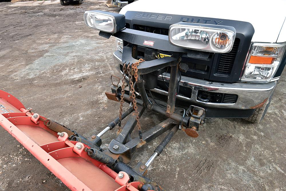 2008 Ford F-250 SD, 4WD w/ 8' Western Snow Plow