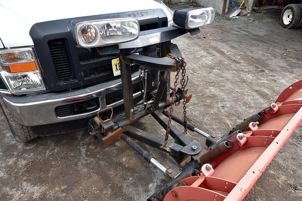 2008 Ford F-250 SD, 4WD w/ 8' Western Snow Plow