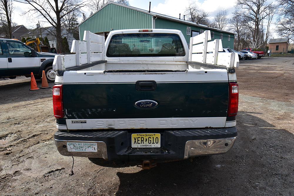 2008 Ford F-250 SD, 4WD w/ 8' Western Snow Plow