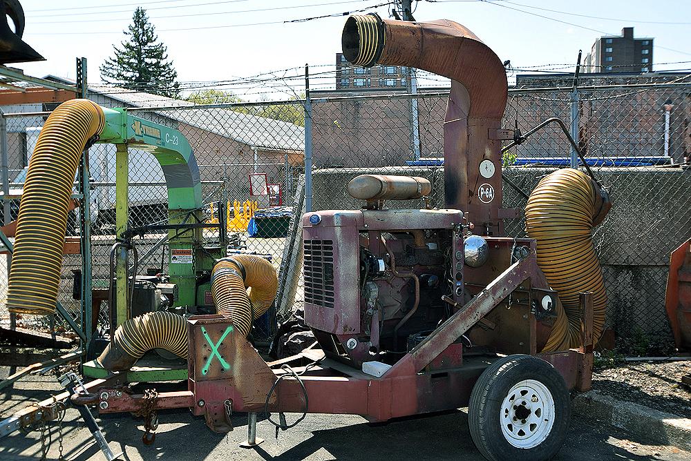 Ford Powered Leaf Vacuum