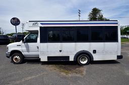 2009 Ford E-450 Super Duty Bus