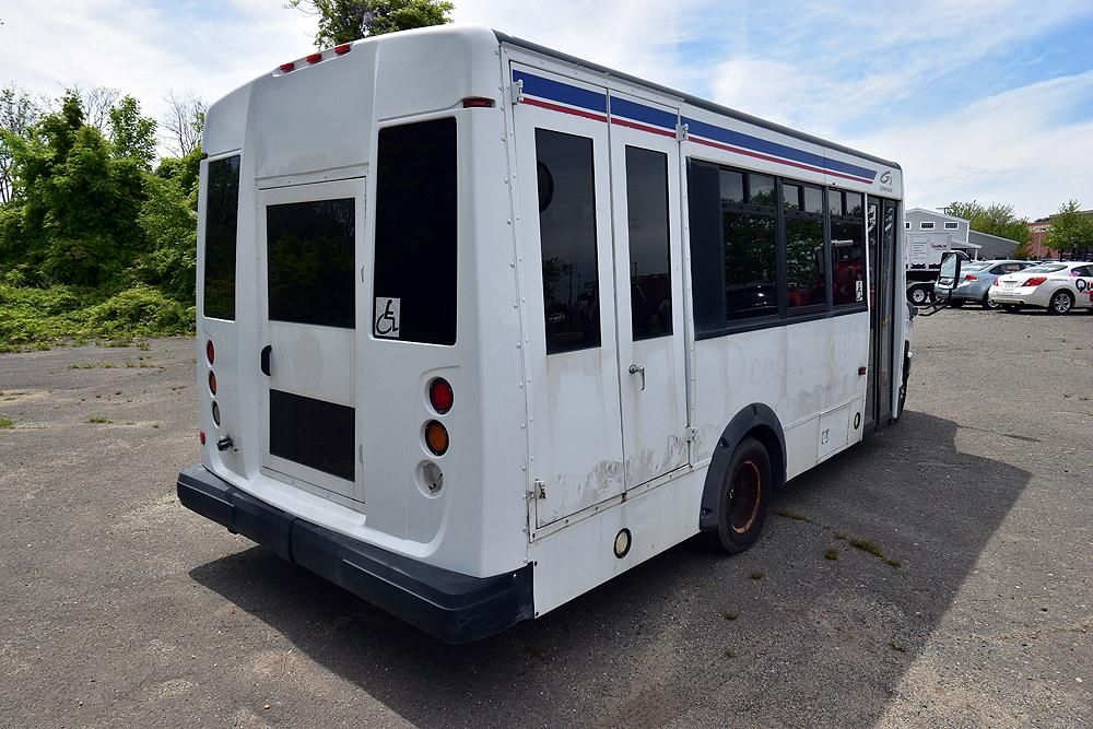 2009 Ford E-450 Super Duty Bus