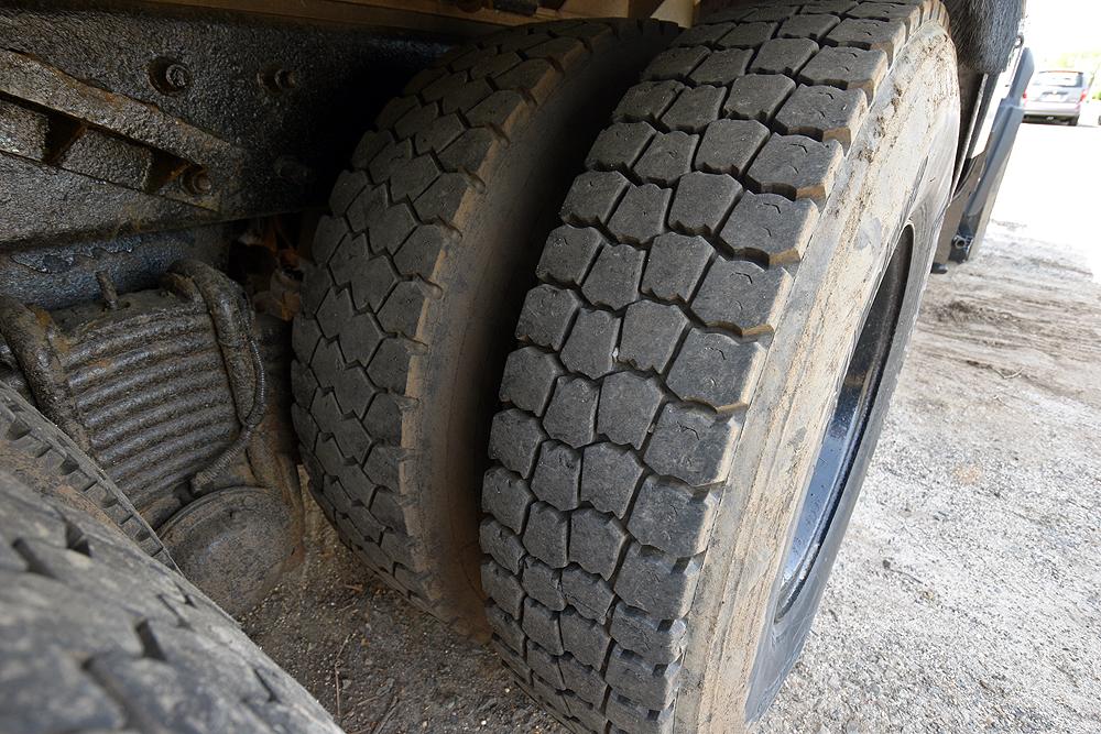 2003 Mack RD688S Dump Truck