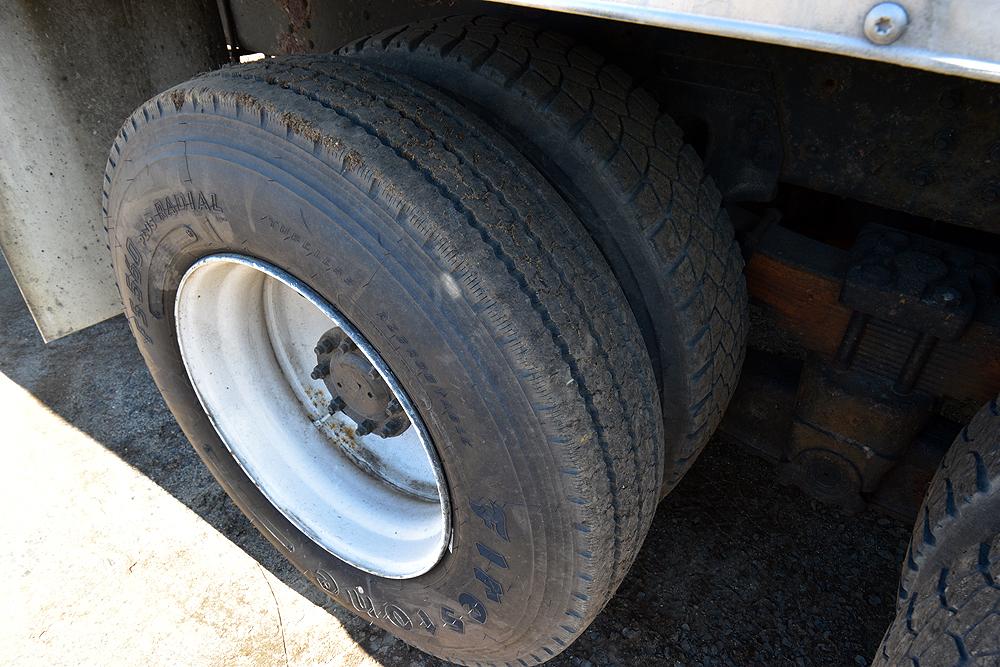 2005 Chevrolet T8500 Tandem Axle Box Truck