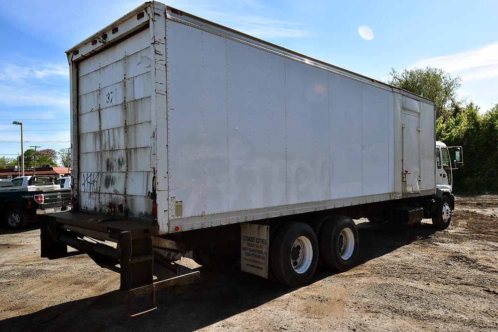 2005 Chevrolet T8500 Tandem Axle Box Truck