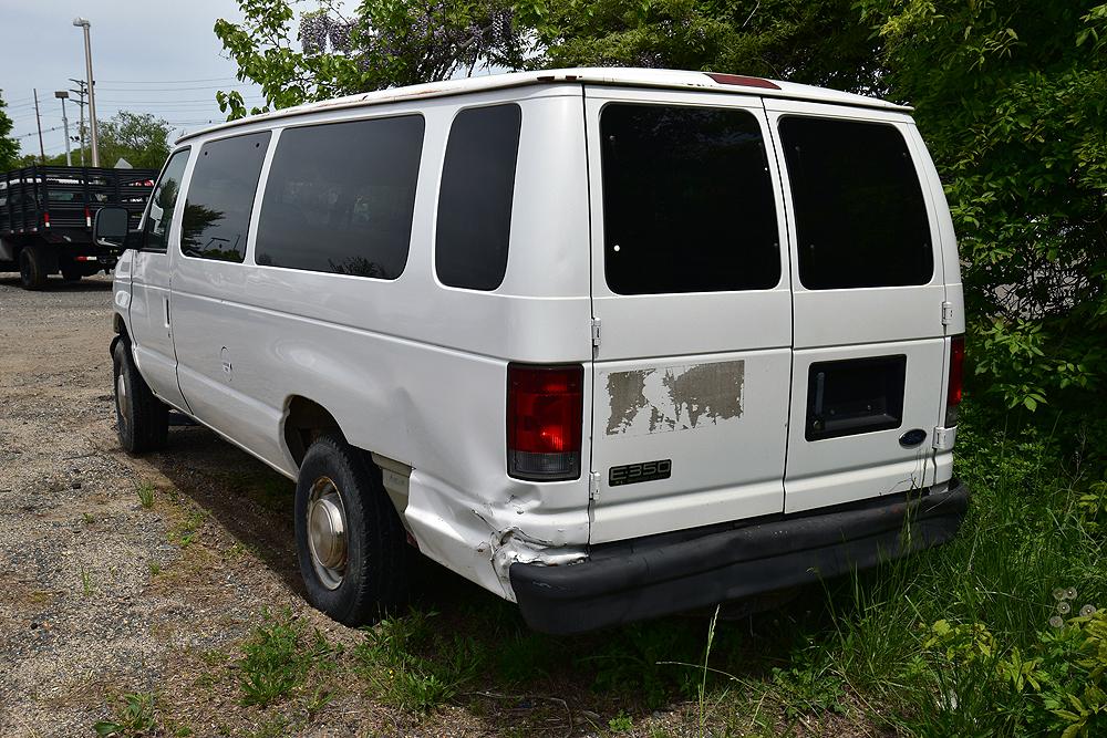 2003 Ford E-350 Van (Non-Operable, No Title)