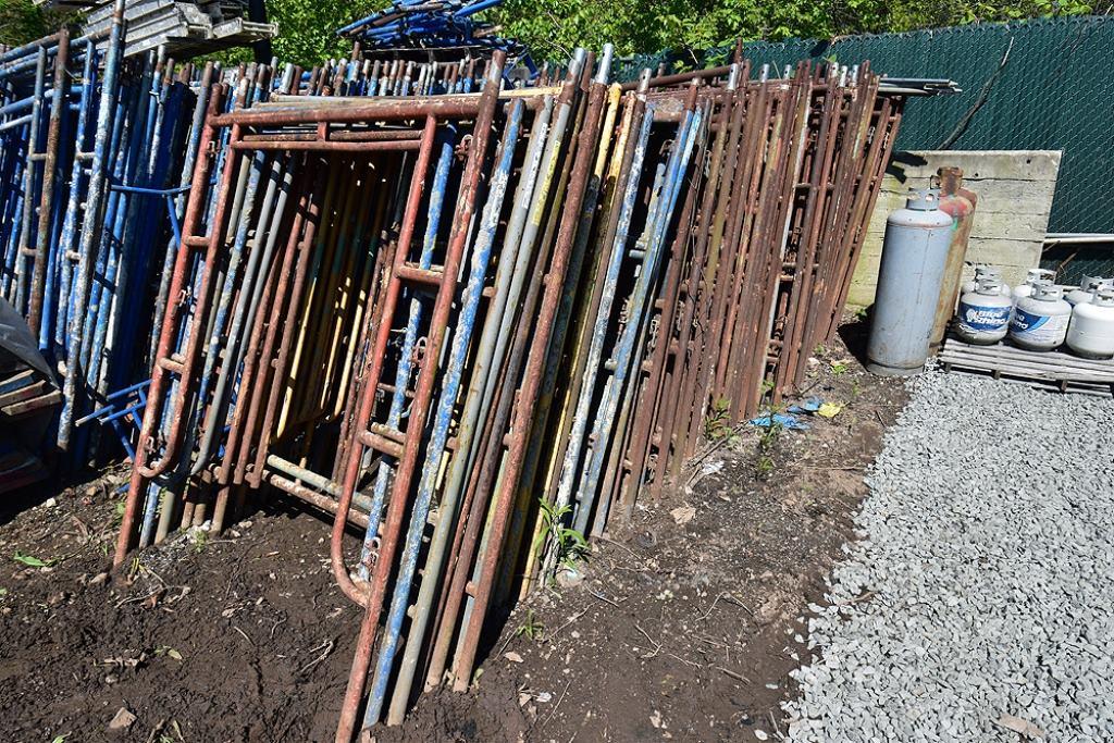 Walk-Thru Scaffolding Safety Frames