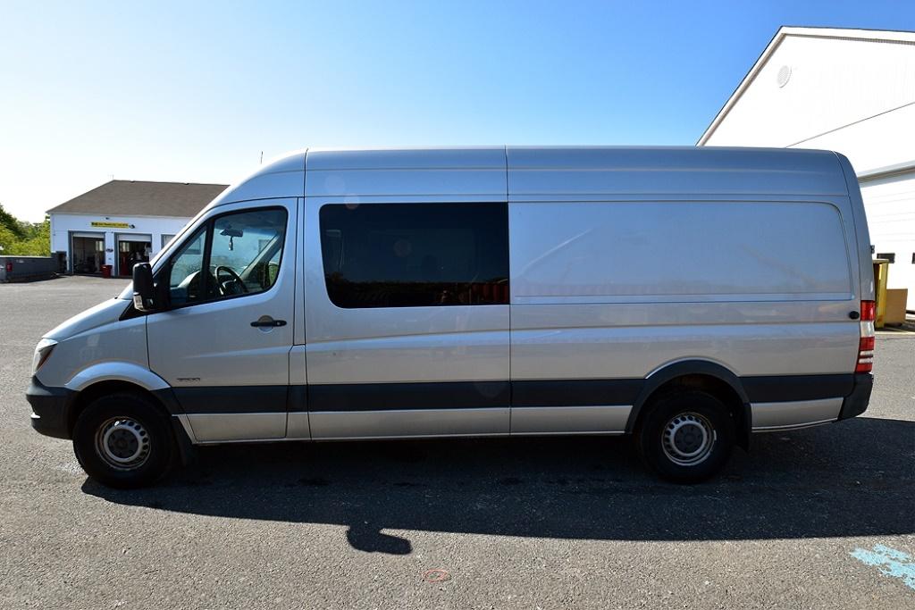 Freightliner 2500 Diesel Sprinter Van