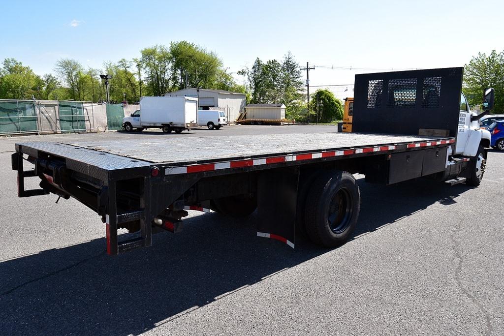 2006 Chevrolet C6500 Flatbed w/ Liftgate