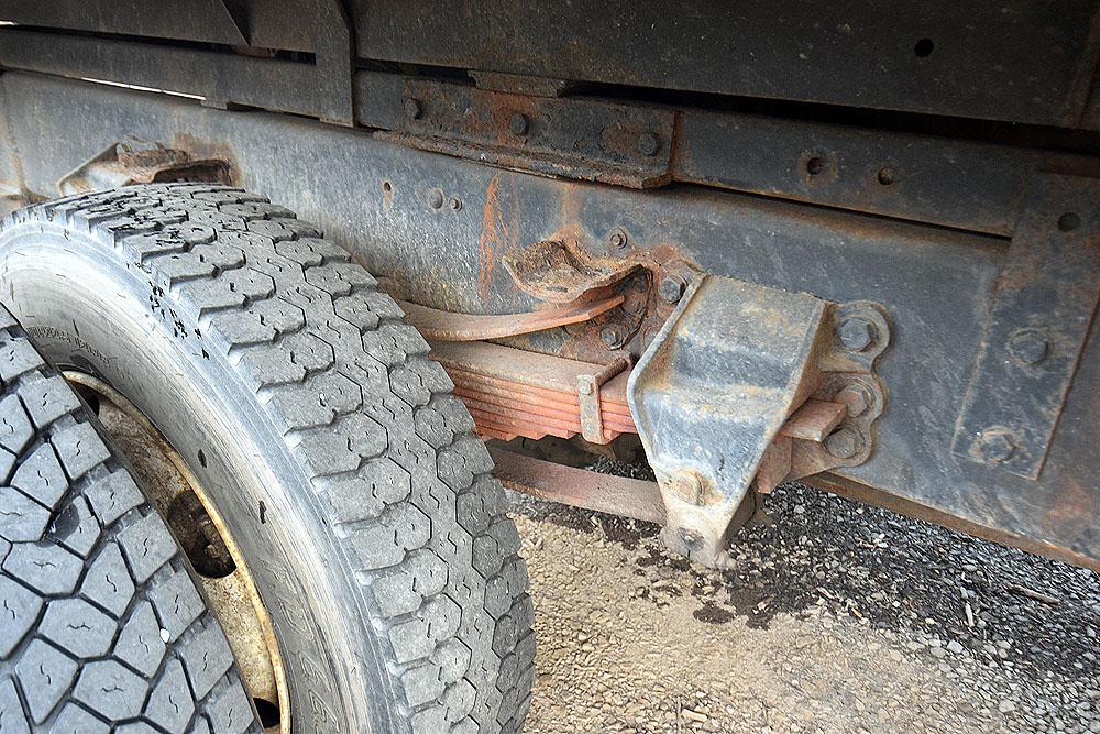 1997 Ford F800 Forestry Bucket Truck