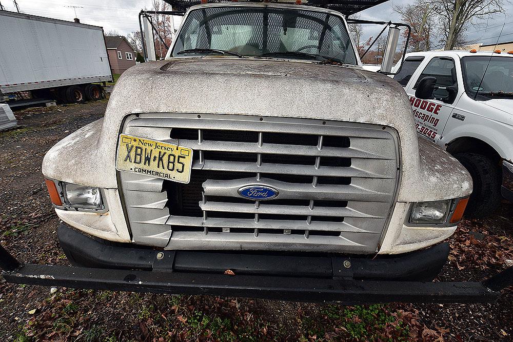 1997 Ford F800 Forestry Bucket Truck